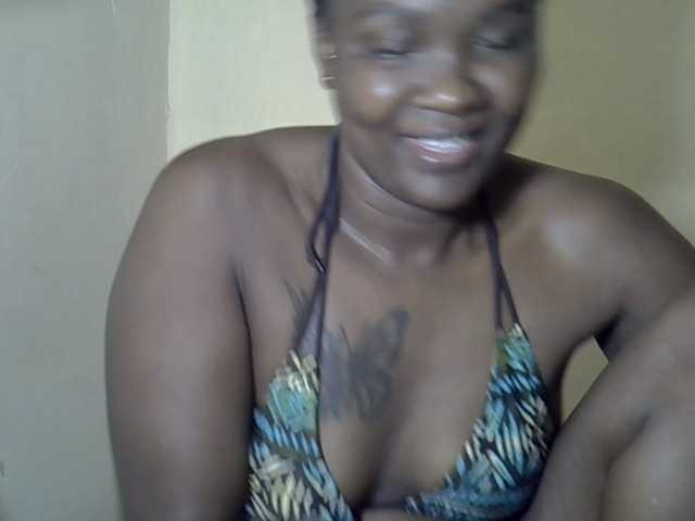 Prettyliz30's BongaCams show and profile