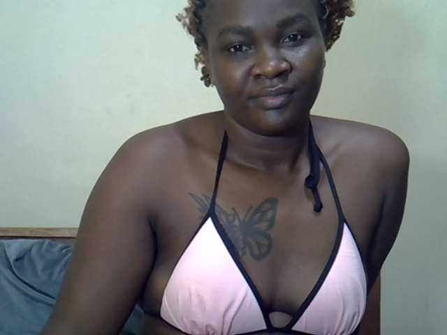 Prettyliz30's BongaCams show and profile