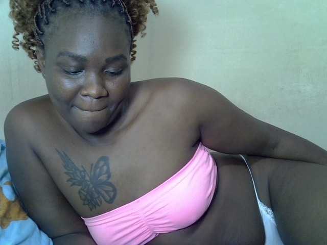 Prettyliz30's BongaCams show and profile