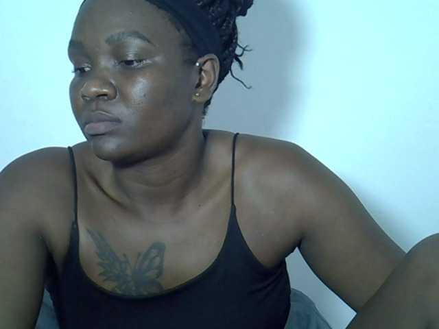 Prettyliz30's BongaCams show and profile