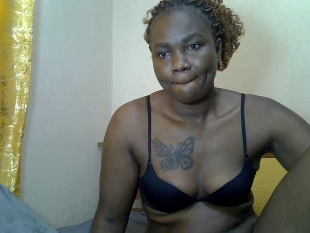 Prettyliz30's BongaCams show and profile