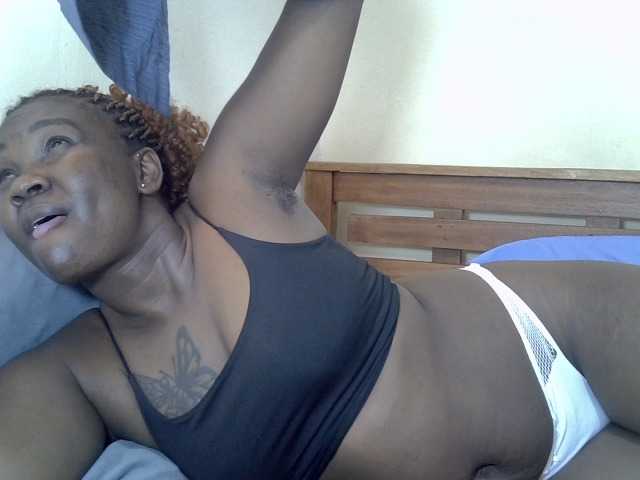 Prettyliz30's BongaCams show and profile