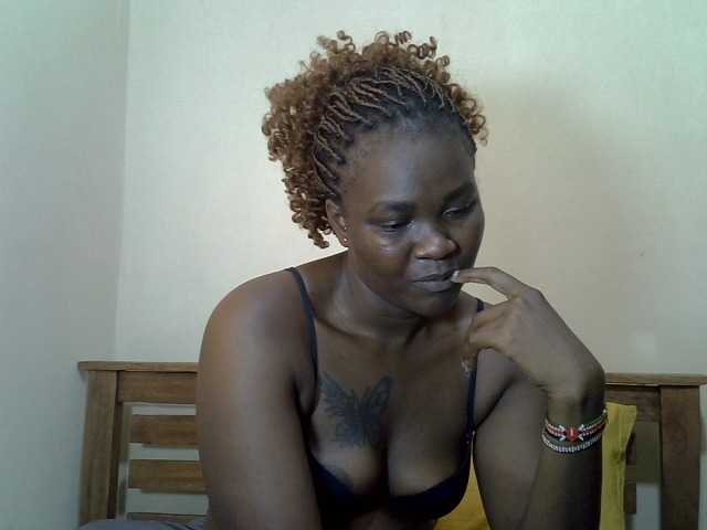 Prettyliz30's BongaCams show and profile