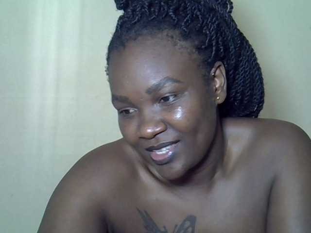 Prettyliz30's BongaCams show and profile