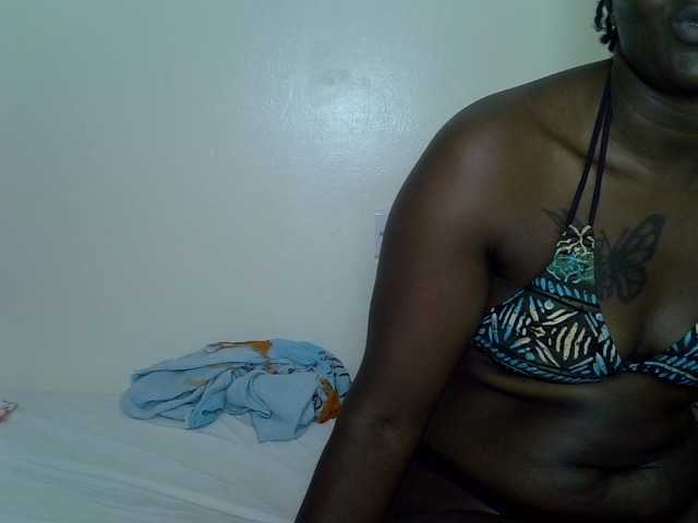 Prettyliz30's BongaCams show and profile