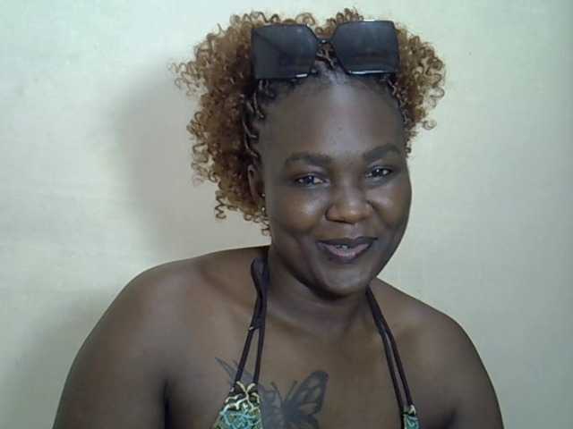 Prettyliz30's BongaCams show and profile