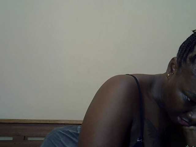Prettyliz30's BongaCams show and profile