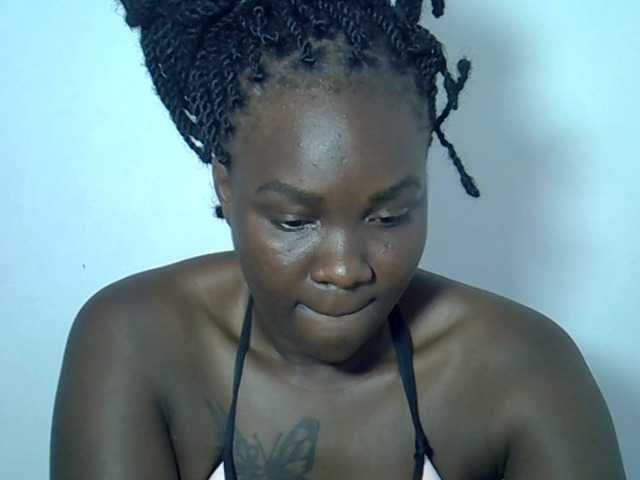 Prettyliz30's BongaCams show and profile