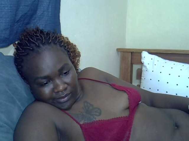 Prettyliz30's BongaCams show and profile