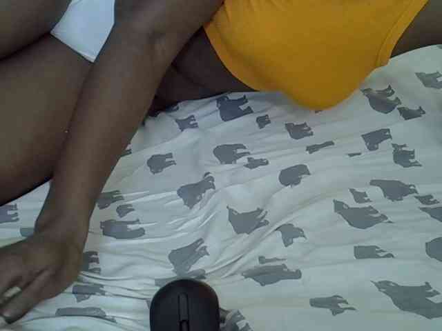 Prettyliz30 webcam