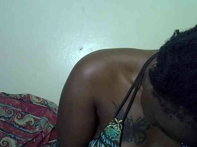 Prettyliz30 webcam