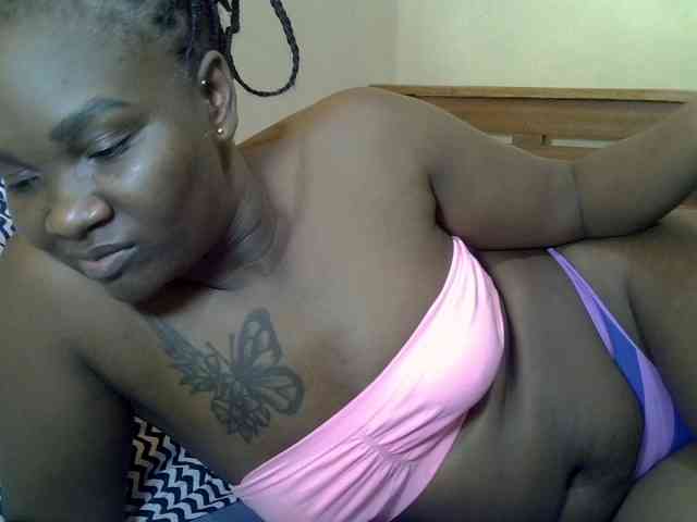 Prettyliz30 Live Webcam on BongaCams