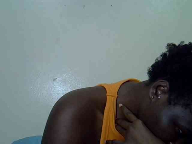 Prettyliz30 webcam