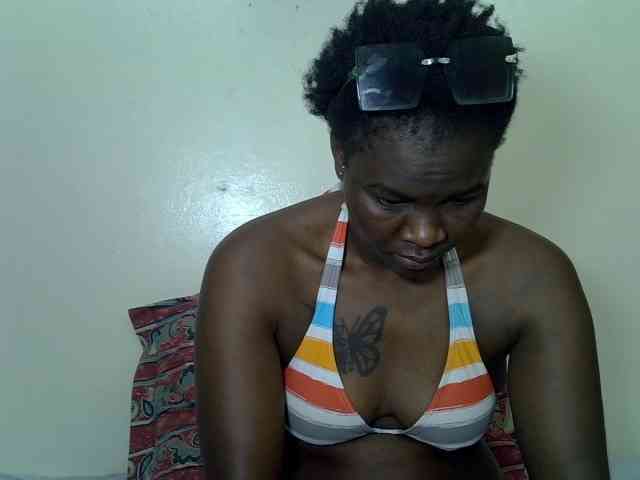 Prettyliz30 webcam