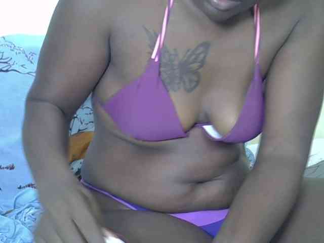 Prettyliz30 Live Webcam on BongaCams