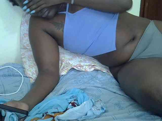 Prettyliz30 webcam