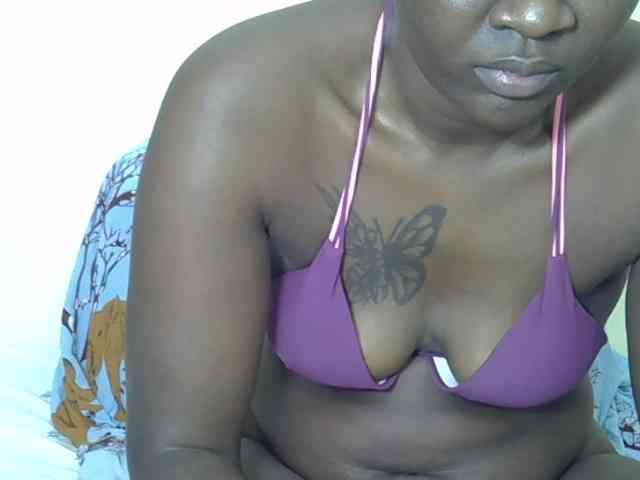 Prettyliz30 Live Webcam on BongaCams