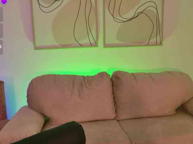 AprilRhodes webcam