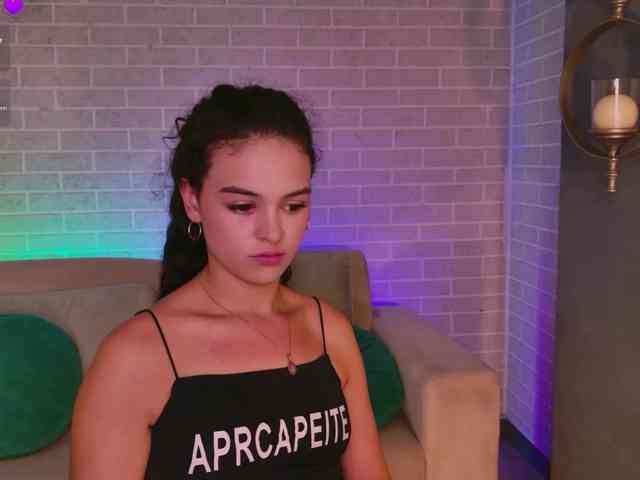 AprilRhodes webcam