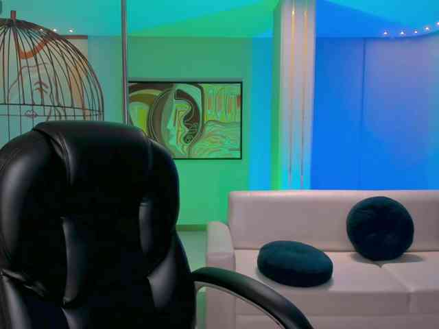 AprilRhodes webcam