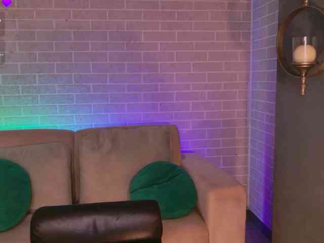 AprilRhodes webcam