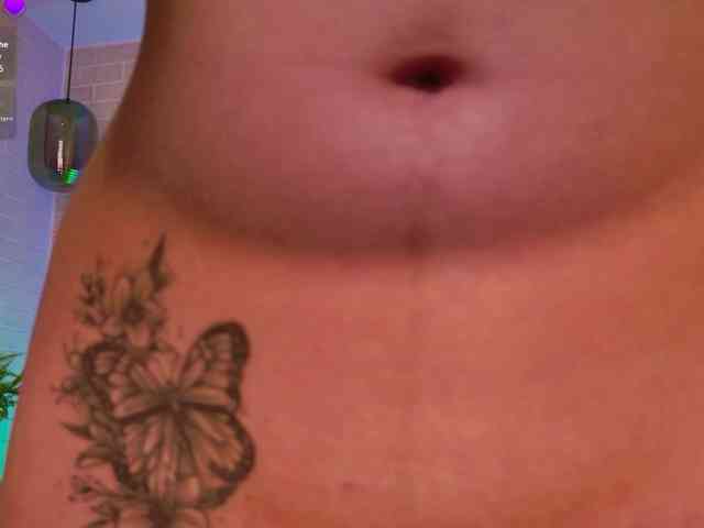 AprilRhodes webcam