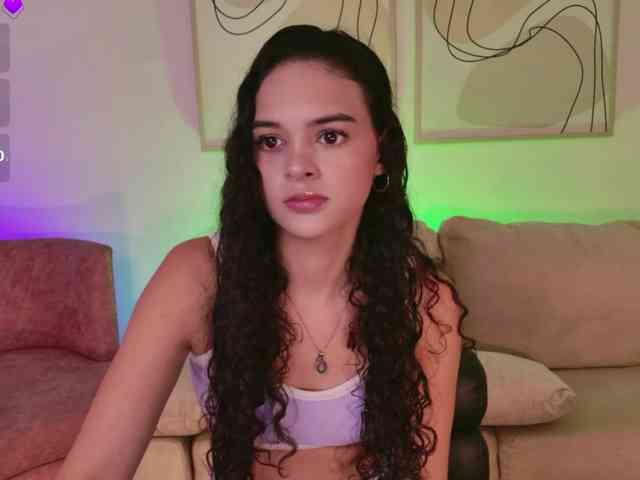 AprilRhodes webcam