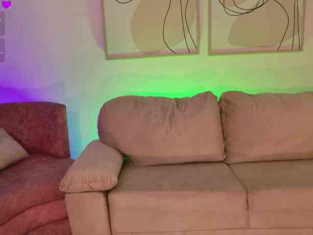 AprilRhodes webcam