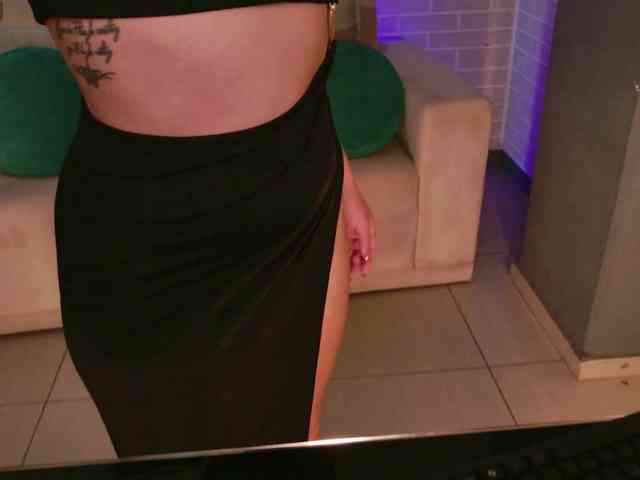 AprilRhodes webcam