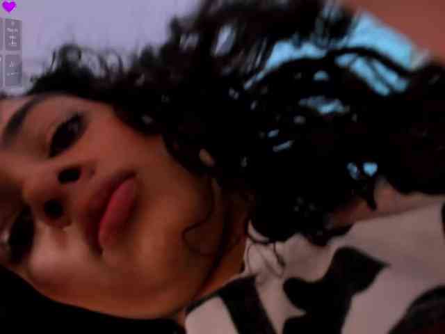 AprilRhodes webcam