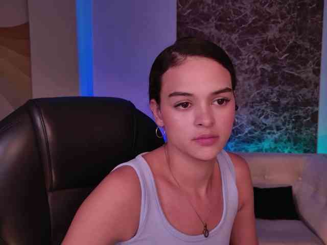 AprilRhodes webcam