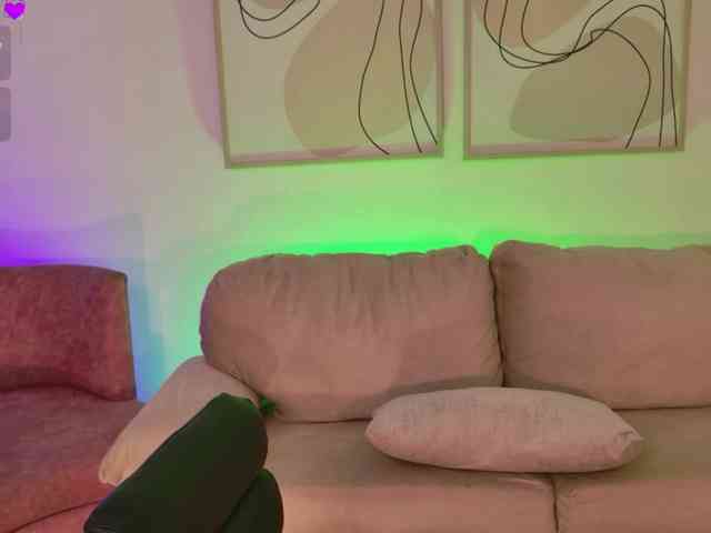 AprilRhodes webcam