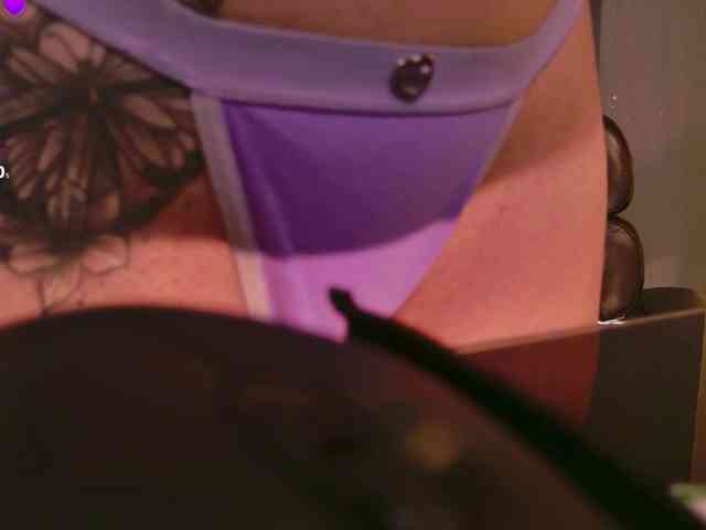 AprilRhodes webcam