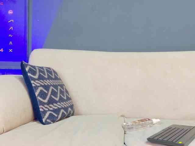 daiisy-kiss bongacams