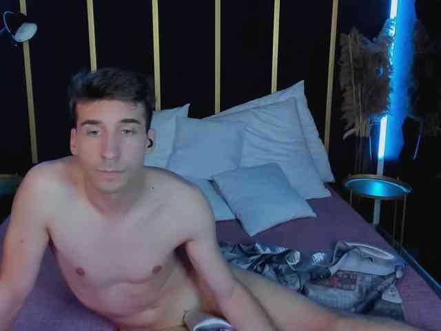 JonathanGrof Live Webcam on BongaCams