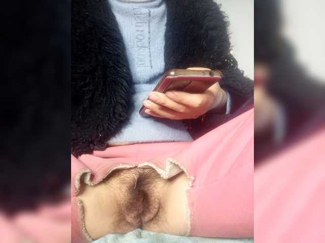 le modèle hujiajiajia1314 est en webcam porno dans un show sur le site bongacams, il possède les tags suivants: Asian,Brunette,Hairy