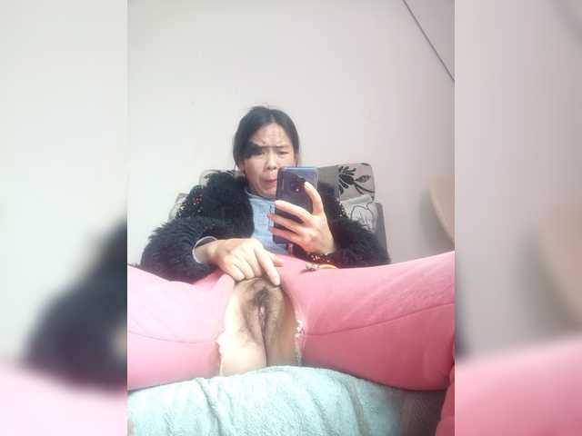 le modèle hujiajiajia1314 est en webcam porno dans un show sur le site bongacams, il possède les tags suivants: Asian,Brunette,Hairy