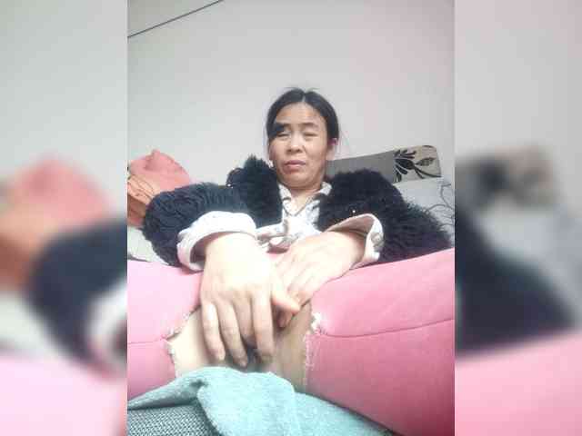 hujiajiajia1314 Live Webcam on BongaCams