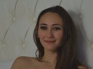 AliceMunro Porn Show
