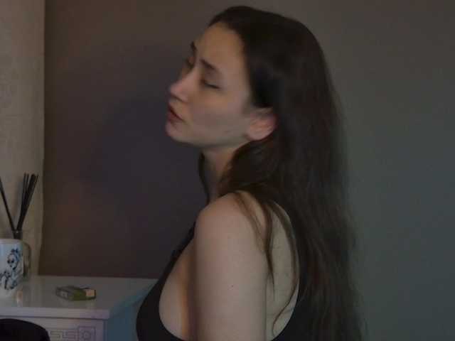 AliceMunro's BongaCams show and profile