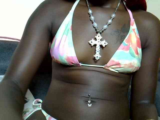 PixieCuddles01 Live Webcam on BongaCams