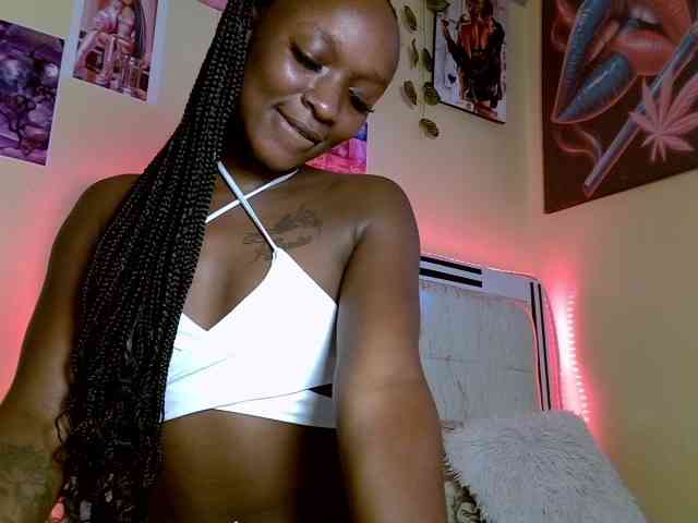 PixieCuddles01 webcam