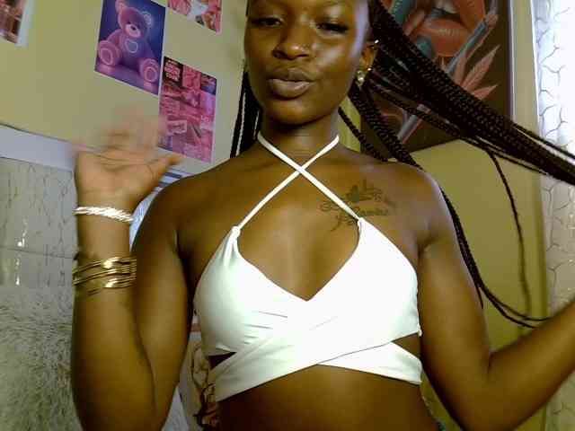 PixieCuddles01 webcam