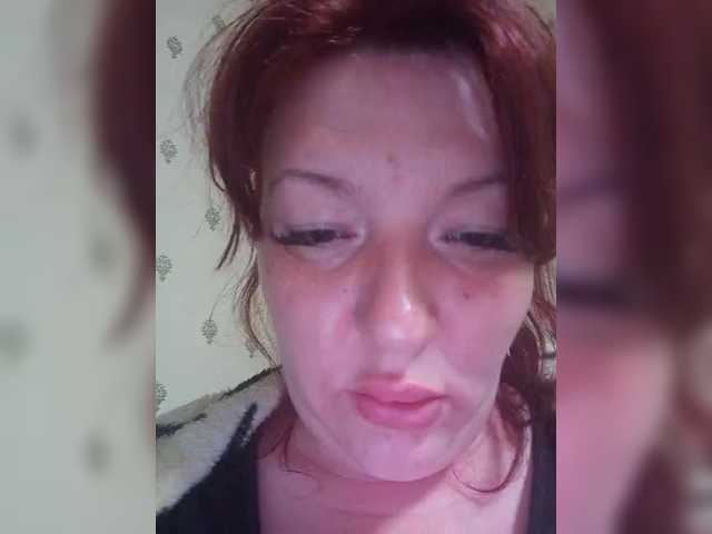 MiaLovely's BongaCams show and profile