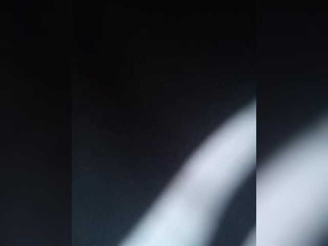 MiaLovely's BongaCams show and profile