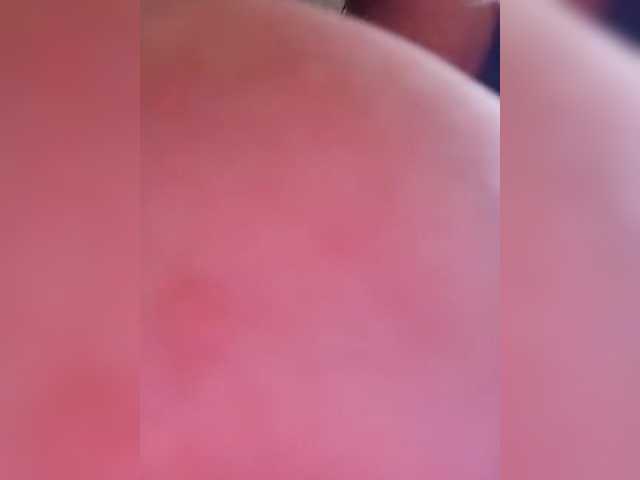 MiaLovely's BongaCams show and profile