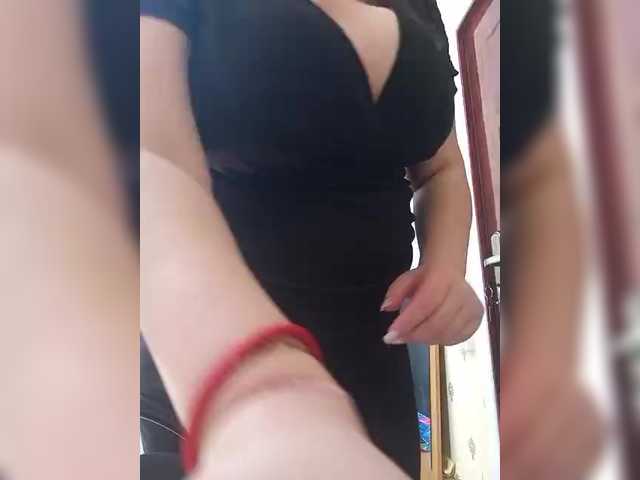 MiaLovely's BongaCams show and profile