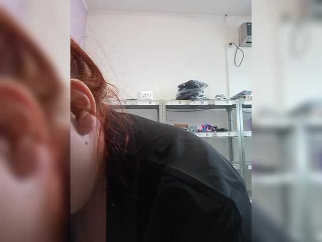 MiaLovely's BongaCams show and profile