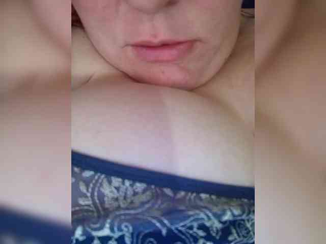 MiaLovely webcam