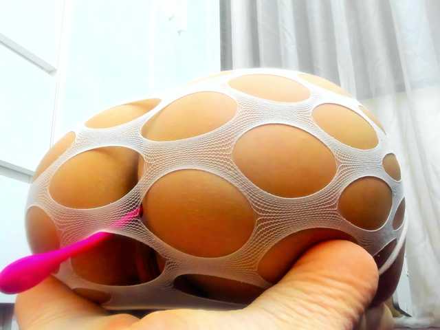 Anyssia live cam profile